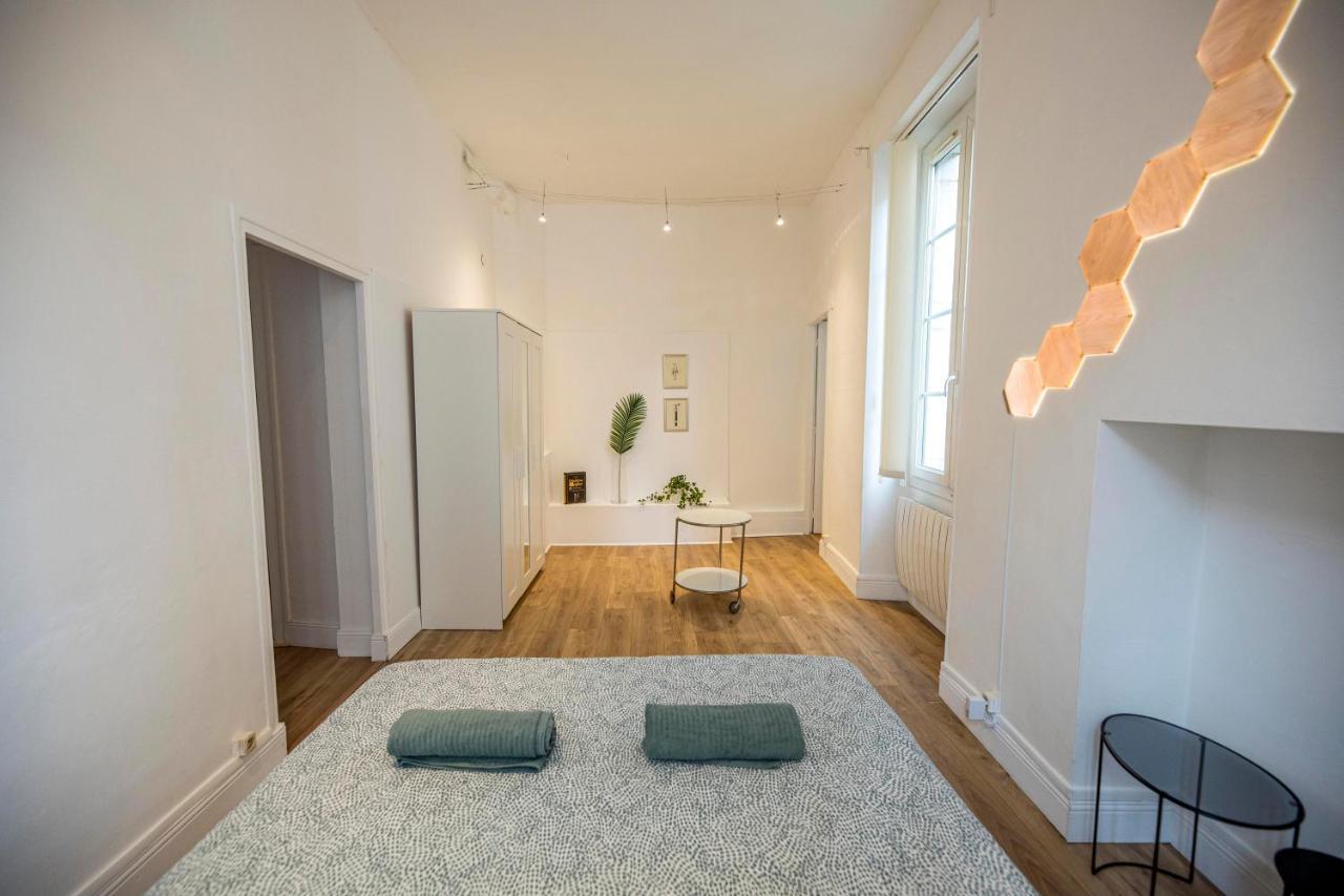 Coeur De Ville, Magnifique Appartement + Parking بو المظهر الخارجي الصورة