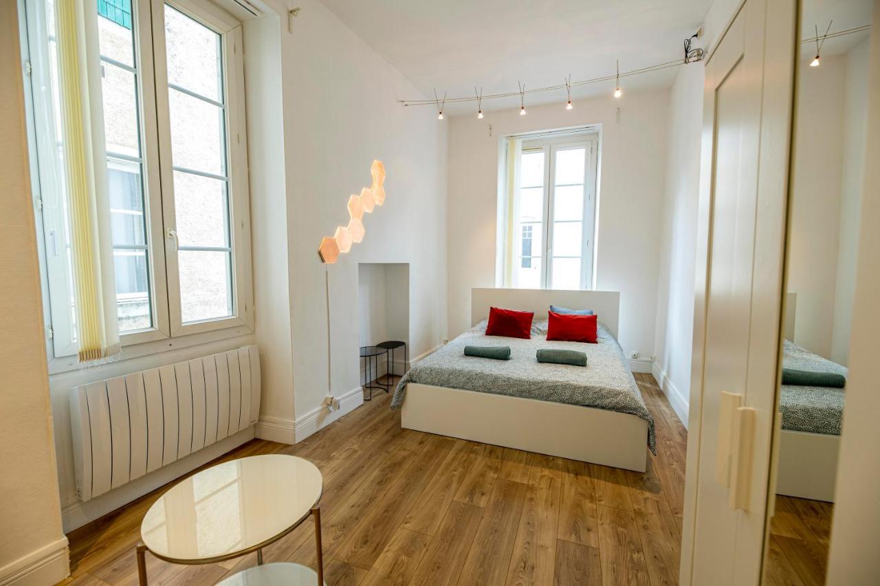 Coeur De Ville, Magnifique Appartement + Parking بو المظهر الخارجي الصورة